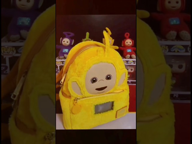 Vídeo relacionado con Loungefly Cplg Teletubbies Tinky-Winky - Mini mochila