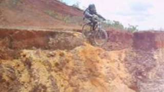 preview picture of video 'Queda de bike downhill- Manzine -dias davila'