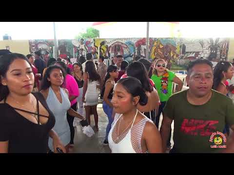 Los De La Doble MM - Aquí Están Los Magallones (En Vivo)