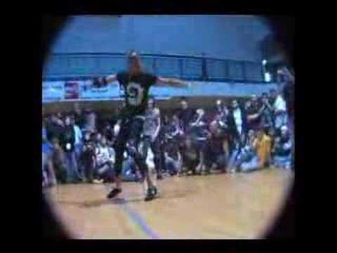 Hotdog waterballz vs. freakshow