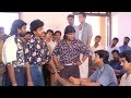 ഇവനെ വെറുതെ വിട്ടാല്‍ പറ്റില്ല VIP ട്ര�