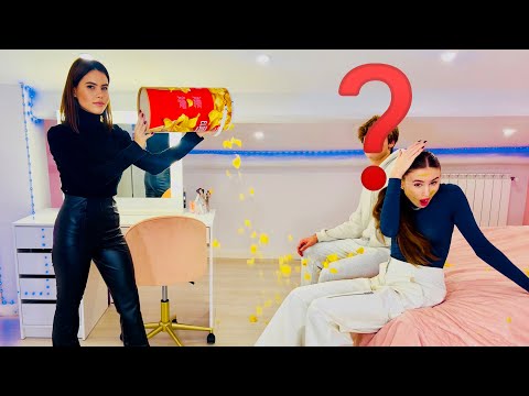 HO LITIGATO CON LA MIA AMICA PER UN RAGAZZO SCONOSCIUTO !!! - by Charlotte M.