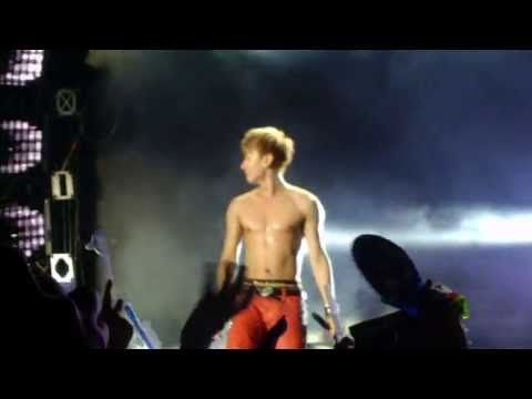 270413 SS5 in Perú - Rockstar (Shirtless Eunhyuk small cut) fancam