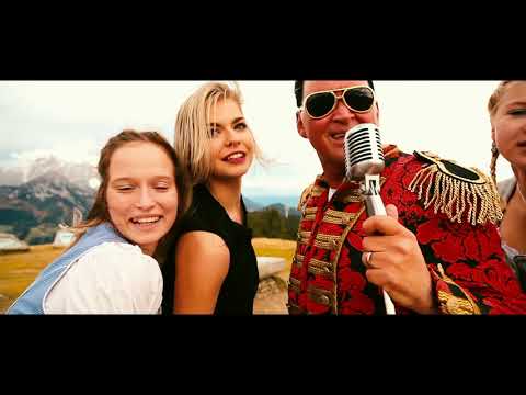 STRIKE IT (Official Video)  Steve Moet & Mc Deloni, feat Dr. Quetsch