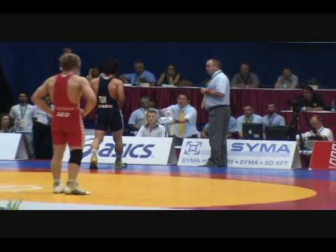 Junior World 96 kg freestyle finals - Shamil Akhmedov (RUS) dec. Aslanbek Alborov (AZE)