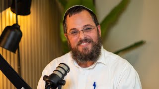 הפודקאסט של דביר עמר | הטלפון ששינה את חייו של הרב דני סגליס (חדשות ערוץ 7) - התמונה מוצגת ישירות מתוך אתר האינטרנט יוטיוב. זכויות היוצרים בתמונה שייכות ליוצרה. קישור קרדיט למקור התוכן נמצא בתוך דף הסרטון