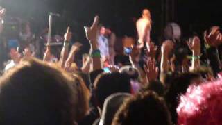 Calle 13 - Intro Pa&#39;l Norte - Bogotá, Fiesta de locos