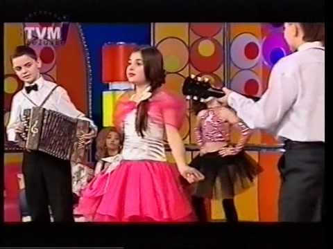 Ionita(Ionela) Morari, la 10 ani."Hello".Ring star.