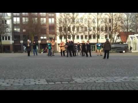 Der monatliche Tai Chi Flashmob in Wuppertal (04.04.2013)