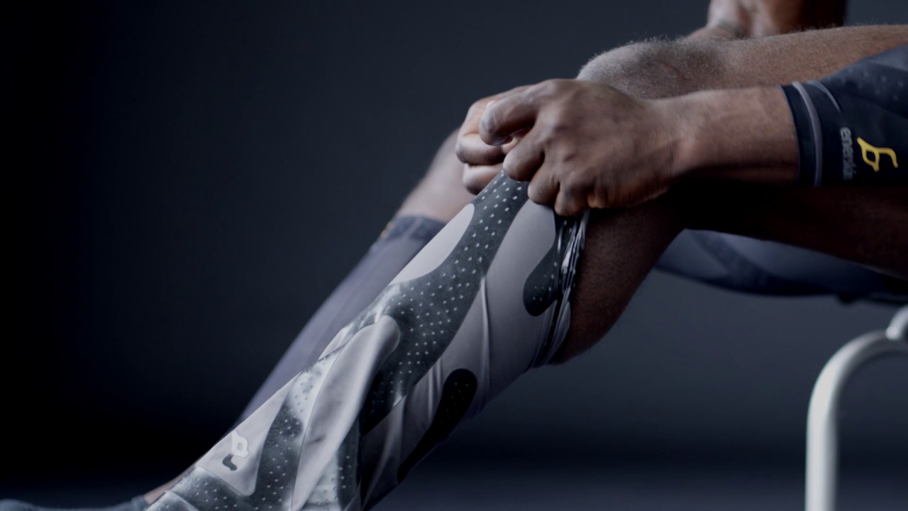 Unisex Knee Sleeve // Left (M) video thumbnail