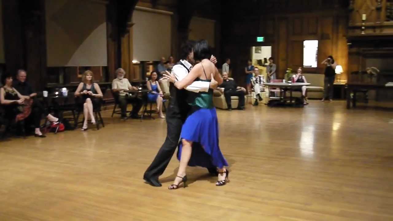 Fernanda Ghi y Guillermo Merlo dancing to "Yunta de oro"