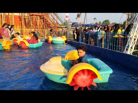 Dhyov & Dhanvin's First beach Experience