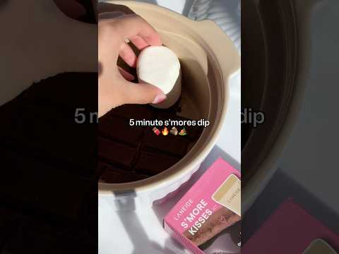 CHOCOLATE LIP SLEEPING MASK IS BACK IN THE LANEIGE S'MORE KISSES SET! 🍫🫕 NOW ON THE SEPHORA APP 💗