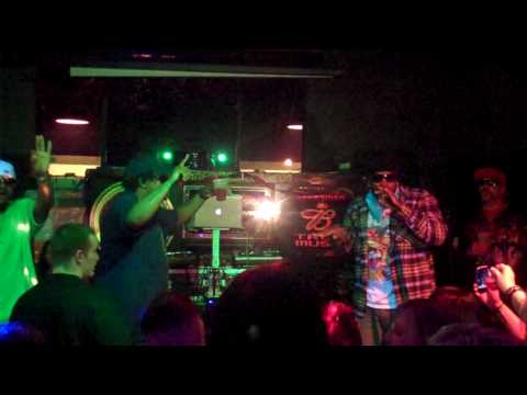 Turf Talk Mugzi Do the Robot