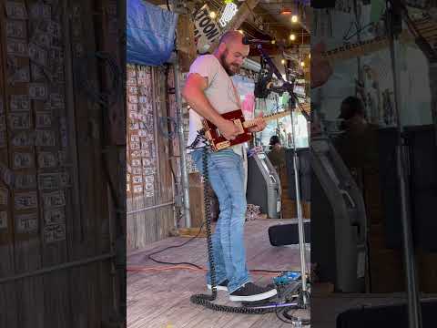 Talking Heads “ Burning 🔥 down the House” on a 3 string Cigarbox guitar 🎸
