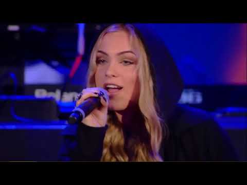 Rádio Cristal de Goiânia - Alan Walker ft Torine Michelle Faded LIVE Wind Music Awards 2016