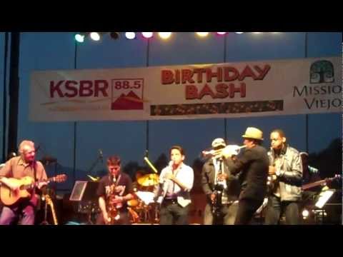 Rick Braun, Dave Koz, Peter White Perform Grazin In The Grass Live at the KSBR Bash