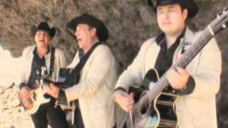 Aferrado - Miguel y Miguel (Video Oficial)