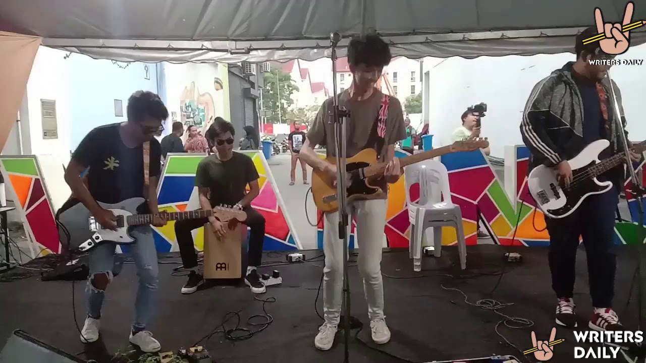 LOKO - Pujaan Hati | [Live] Laman Seni 7