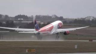 preview picture of video 'Thomas Cook A330 Take off from Sola 09/03/2009'