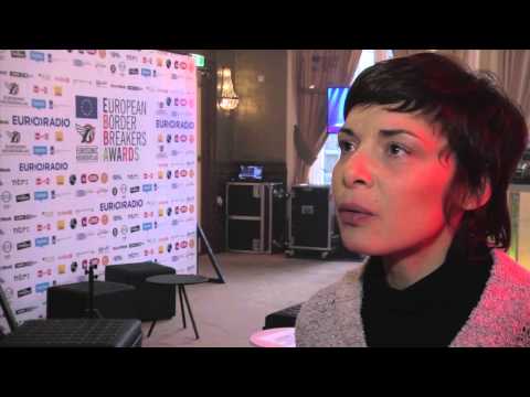 Melanie di Biasio criticizes narrowminded music industry