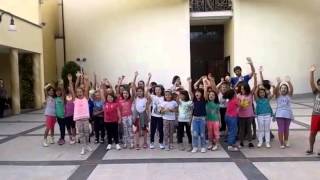 preview picture of video 'I Bambini salutano il Vescovo'