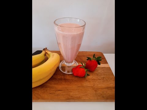 4 year old makes Smoothie