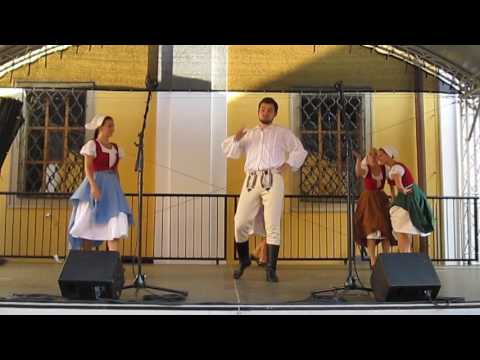 FS KOTÁR - Slovácké slavnosti vína v U.H. - 2016 / Kolejní nádvoří č.2