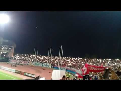 merinding lihat semua seporter menyanyi