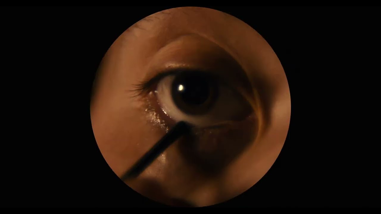 Leda en el Elevador / Leda in the Elevator