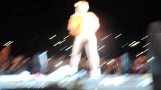 MILEY CYRUS - LOVE MONEY PARTY + MAYBE YOU'RE RIGHT, BANGERZ TOUR, Buenos Aires 3/10