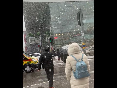 WALKING IN NITRA, SLOVAKIA AT LUNCH| CITY/ SNOWY DAY AMBIANCE | WALKING TO THE MALL |23/12/2023 ASMR