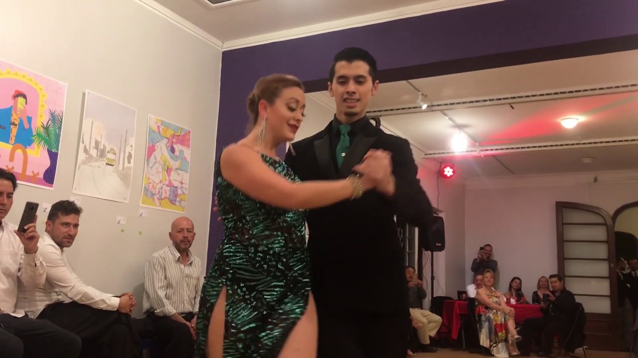 Ana Isabel Lopera y Axel Arakaki en Milonga de Gala Internacional Tinta Roja 2/2