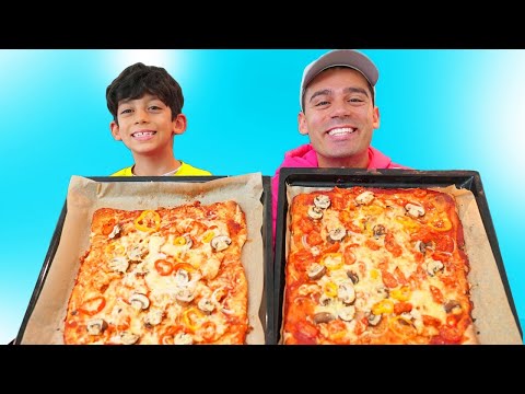 Jason y Alex juegan en la cocina | Los niños aprenden a cocinar pizza!