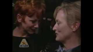 Meryl Streep thanks Reba McEntire for singing I'm Checkin Out