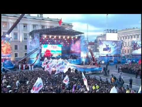 Moving Heroes - Crazy (Live Palace Square)