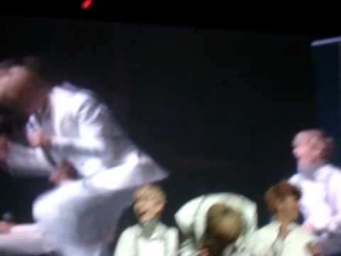 [Fancam] babY daeHyun??