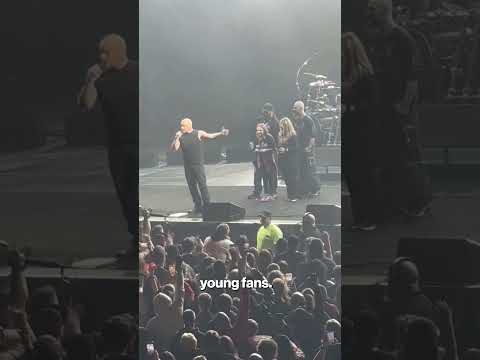 David Draiman stops the music to DEFEND Taylor Swift at Live concert! #Taylorswift #disturbed #swift