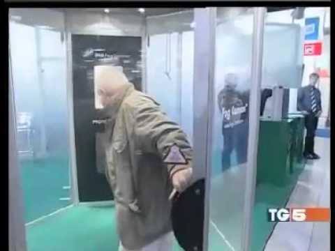 Защита Италии была основана в 2008 году ЗАЩИТЫ A / S: производитель и дистрибьютор в мире тумана безопасности