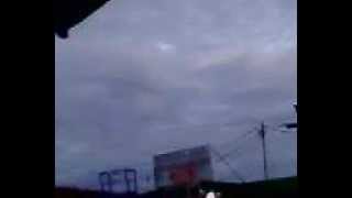 preview picture of video 'penampakan Sepasang Mata di Langit'