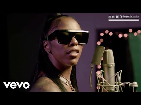 Kash Doll - Thumbin (Official Performance Video)