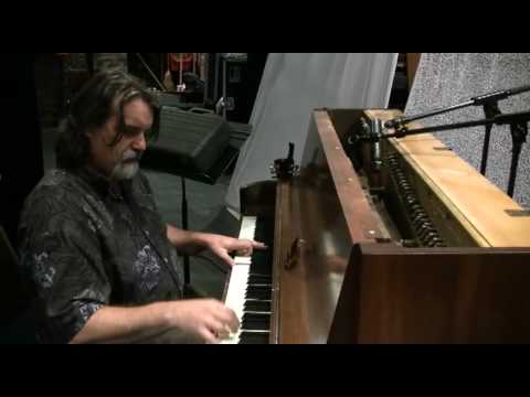 Darrell Scott - The Open Door (on piano) - Backstage @ Tennessee Shines