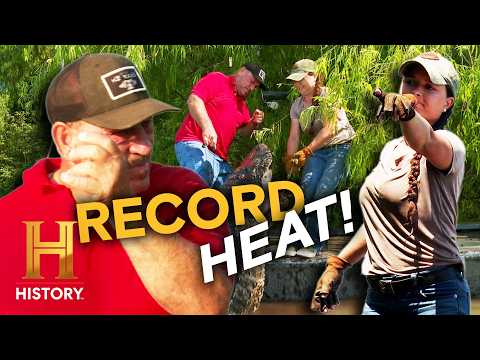 HEAT ADVISORY! Troy and Pickle Outrun High Temps | Swamp People (S17)
