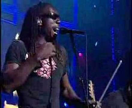 Vusi Mahlasela with Dave Matthews Band