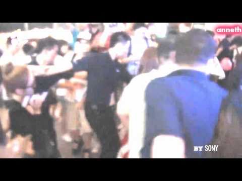 Yulsic 율싴 Moment #145 - Im always here to protect you @ Shanghai airport.