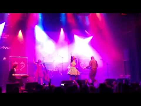 Einsteinbarbie live - Petty Cash