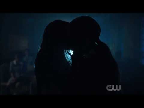 Riverdale - All Choni Kisses (Season 2)