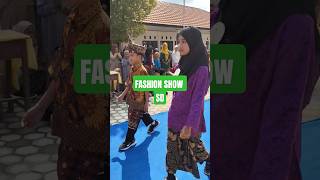 Download lagu Fashion Show Anak SD #fashionshow #fashion #fyp #sekolah #sd #sdn2liwa mp3