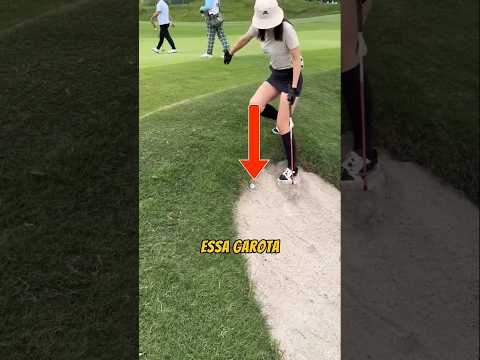 A bola dela ficou presa… 😳