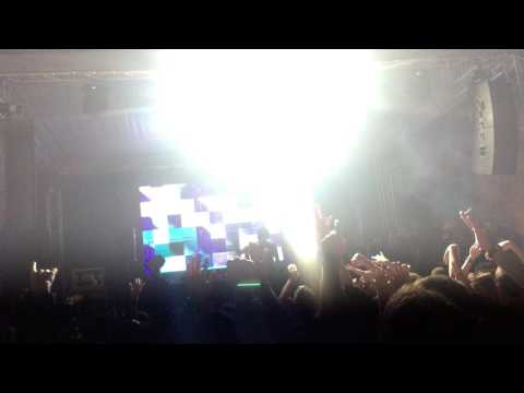 Hernan Cattaneo plays Ezequiel Arias - No Paranoia @ Barutana 02.06.2017. part 7